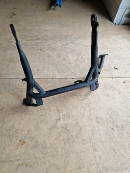 Centrální stojan multistrada v4 - 3