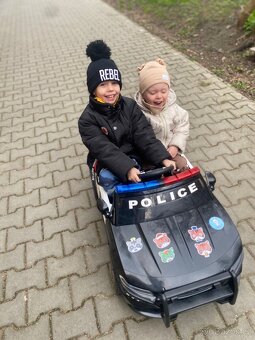 Elektricke policejni auto - 3