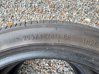 Pneu. 205/45 R17 2 kusy - 3