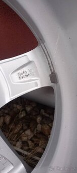 Prodavam kola na auto - 3