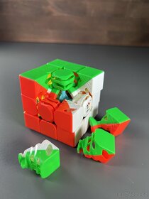Rubikova kostka Yuxin - 3