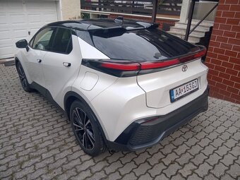 Predám TOYOTU C-HR 1,8 HYBRIB-EXECUTIVE-automat - 3