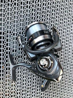Naviják Daiwa Nzon 5000 S-CP nejen na feeder jako nový - 3