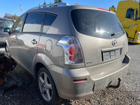 TOYOTA COROLLA VERSO 2.2 D-CAT 7 mist - 3