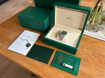 Rolex Oyster Perpetual 41mm, Green - 3