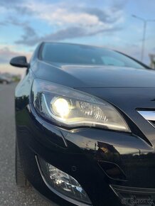 Opel Astra J plná výbava - 3