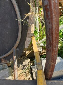 Kulaté pódium Železná trubka horni prumer cca 115cm - 3