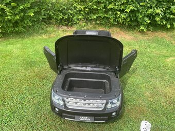 Land Rover Discovery HSE s 2.4G, jednomístný, černý - 3