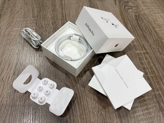 AirPods Pro (2. generace) - kompletní balení + extra kabel - 3
