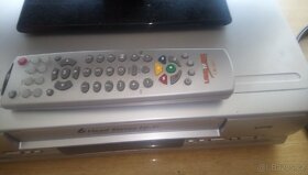 Prodám TV HYUNDAI+VCR FUNAI+SLUCHÁTKA SONY - 3