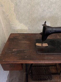 Starozitny sici stroj Singer - 3