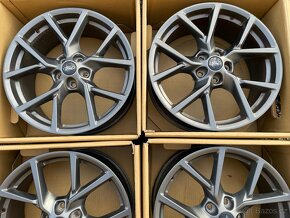 Original alu kola Ford Focus ST 5x108 ET55 8J R19 - 3