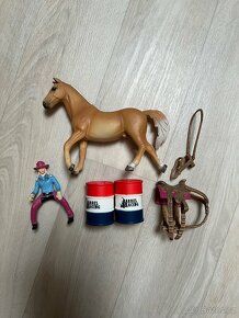 Schleich 41417 Osedlaný kůň s kovbojkou - 3