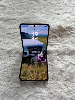 Samsung Galaxy Z Flip5 8GB/258GB Cream - 3