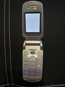 Na díly Samsung Sgh e700 - 3