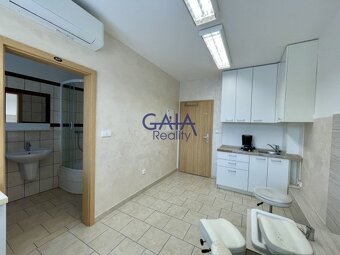 Hodonín - Prostory k pronájmu pro poskytování služeb - 14m2 - 3