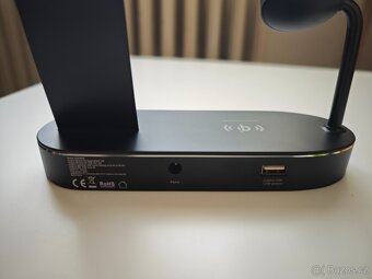 Bezdrátový nabíjecí stojánek pro Apple - 3