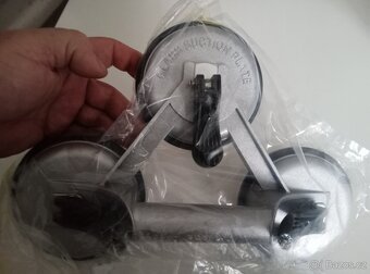 Přísavka na sklo - 3