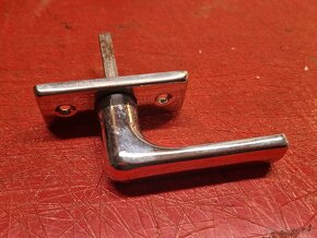 Puloliva, okenní klička - 3