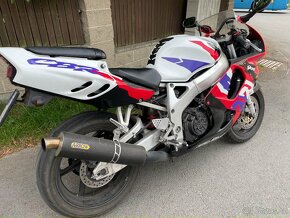 Honda CBR 900 RR - 3