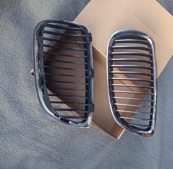 Originální chromové ledvinky – BMW E92 - 3