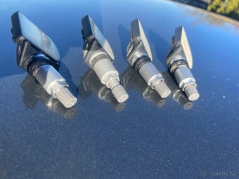 Senzory tlaku v pneu BMW - 3