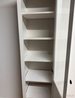 VITRÍNA IKEA HENNES - 3