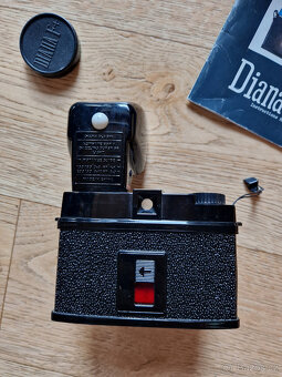 Lomograph Diana F+ Black Jack - 3