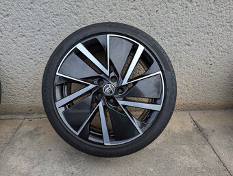 Letní Alu kola Vega Aero, Škoda Superb 3, 5x112 r19, 5mm - 3