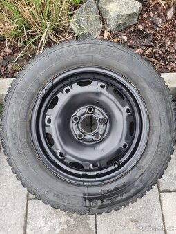 Zimní pneumatiky 165/70 R14 + plechové disky - 3