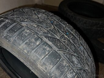 Prodám zimní pneu 205/55 r15 - 3