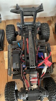 Traxxas trx-4 Land Rover Defendr - 3