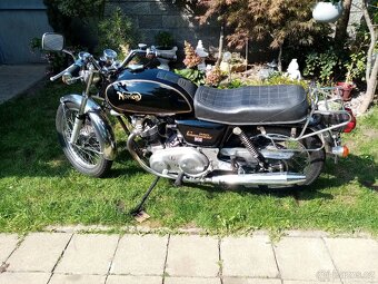 Norton Commando 850 Interstate - 3