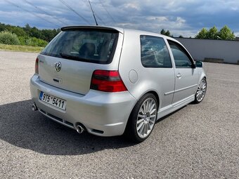 Volkswagen Golf mk4 r32 - 3