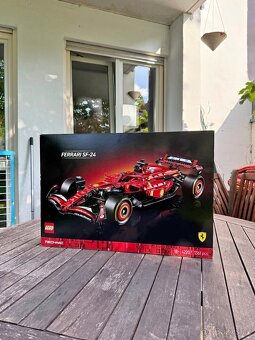 LEGO - Ferrari SF-24 F1 - 3
