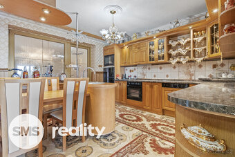 Rodinné sídlo s privátním wellness v prestižní části Ostravy - 3