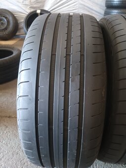 2xletní pneu 235/45/18 Goodyear. - 3