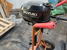 Suzuki DF 2,5 Lodní motor - 3