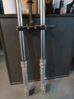 Prodám zadní kolo na HONDA DOMINÁTOR + další díly - 3
