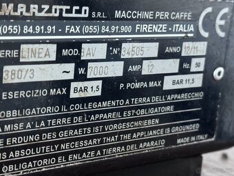 Kávovar La Marzocco Linea Classic 3AV (NEREPASOVÁN, FUNKČNÍ) - 3