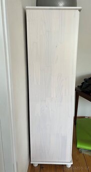 Dřevěná šatní skříň - 3