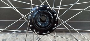 Zapletené zadní 26" kolo DWR Disc 559x19c - 3