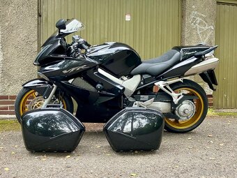 Honda VFR 800 VTEC - 3