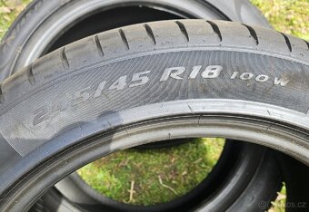 Pirelli P ZERO - 245/45 R18 100W letní - 3