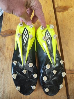 Kopacky Umbro velikost 41 - 3