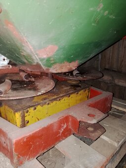 Rozmetadlo průmyslových hnojiv - 3