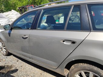 Octavie 3 - levé přední dveře - 3