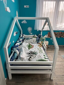 Postel DOMEK + regál domek - 3