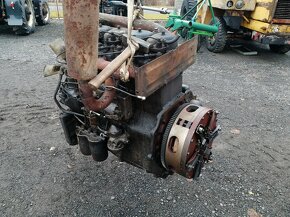 Zetor 6945 díly (motor, hydraulika) - 3