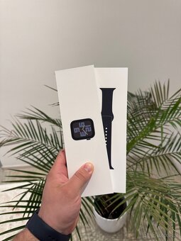 Apple Watch SE (Gen 2) 40mm Midnight Al Mid SB M/L GPS - 3